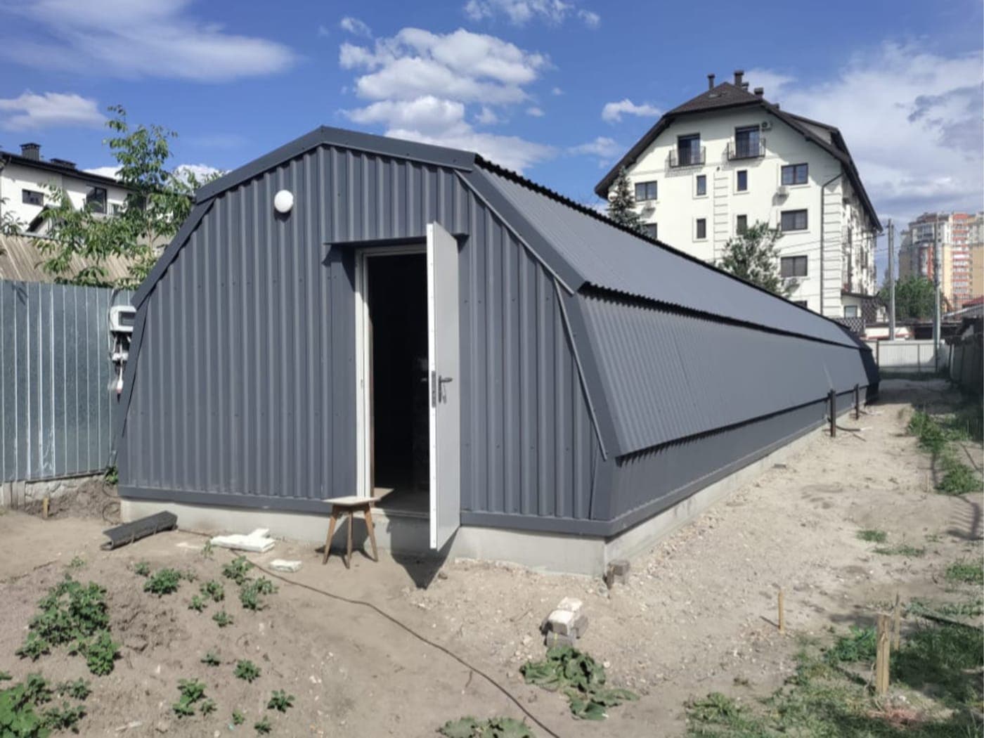 Rapid-build modular shelter Honor · 140 persons